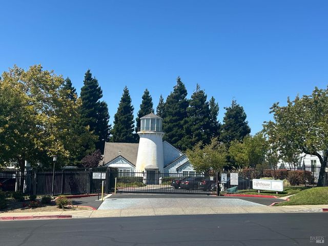 341 Lighthouse Dr, Vallejo, CA 94590