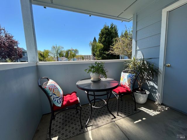 341 Lighthouse Dr, Vallejo, CA 94590