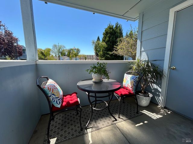 341 Lighthouse Dr, Vallejo, CA 94590