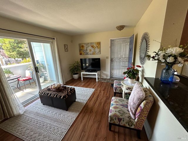 341 Lighthouse Dr, Vallejo, CA 94590