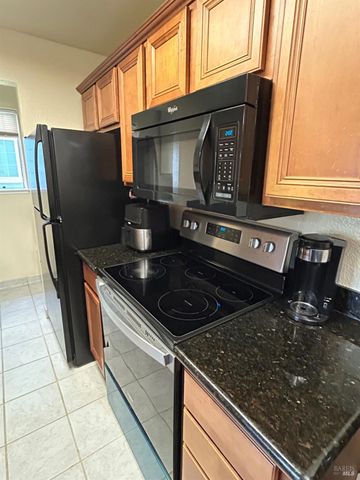 341 Lighthouse Dr, Vallejo, CA 94590