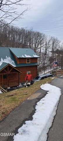 2218 Ridgeland Circle, Sevierville, TN 37862