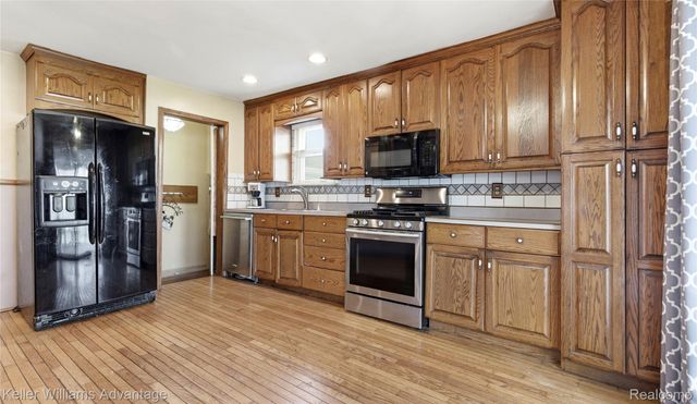 13800 Birrell Street, Southgate, MI 48195