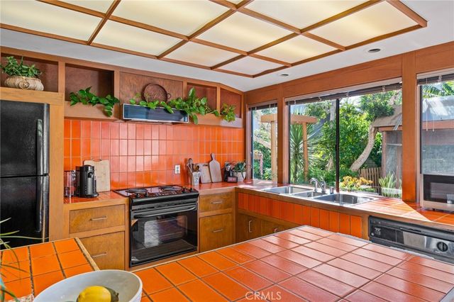 3902 Legend Circle, Huntington Beach, CA 92649