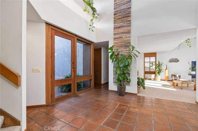 3902 Legend Circle, Huntington Beach, CA 92649