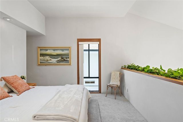 3902 Legend Circle, Huntington Beach, CA 92649