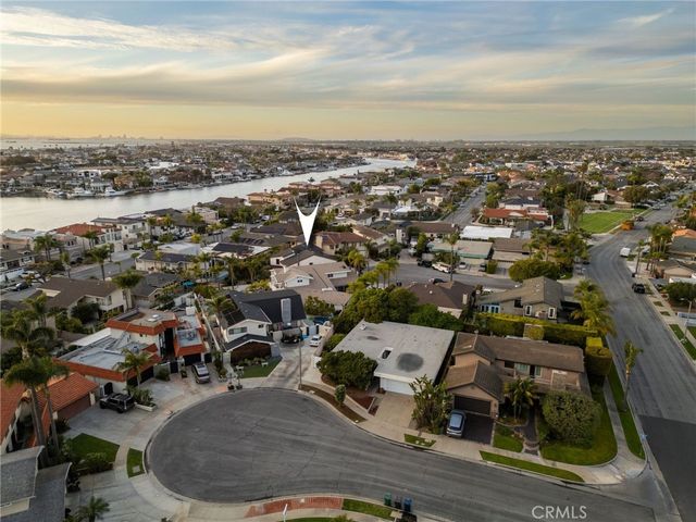 3902 Legend Circle, Huntington Beach, CA 92649