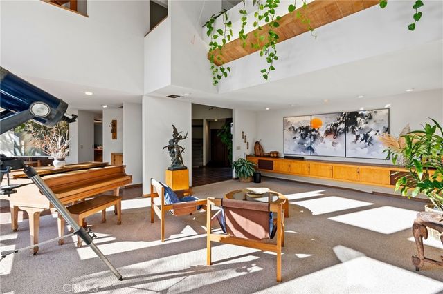 3902 Legend Circle, Huntington Beach, CA 92649