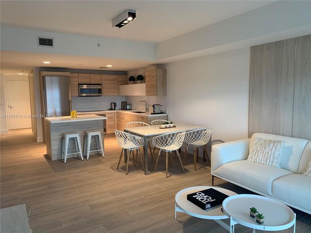 16385 Biscayne Blvd 2420, North Miami Beach, FL 33160