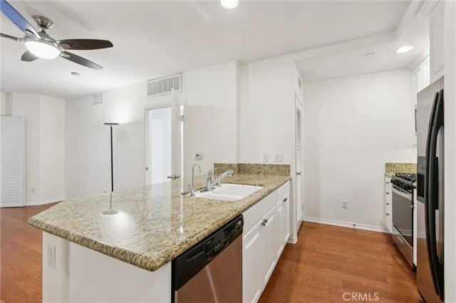 2750 Artesia Boulevard 206, Redondo Beach, CA 90278