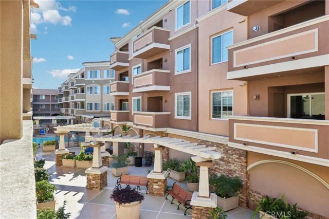 2750 Artesia Boulevard 206, Redondo Beach, CA 90278