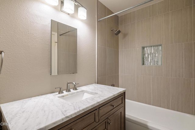 5382 Meadowbluff Court, Camarillo, CA 93012