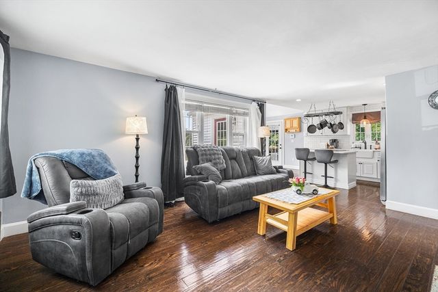 74 North Rd, Chelmsford, MA 01824