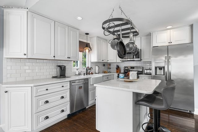74 North Rd, Chelmsford, MA 01824