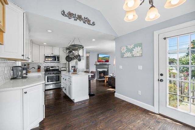 74 North Rd, Chelmsford, MA 01824