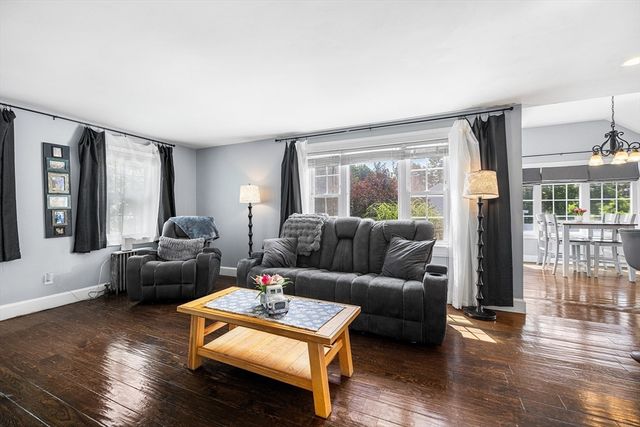 74 North Rd, Chelmsford, MA 01824