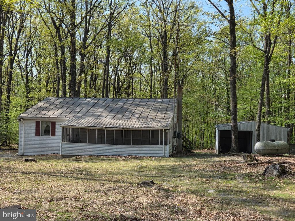 34 SPRING LN, Newburg, PA 17240
