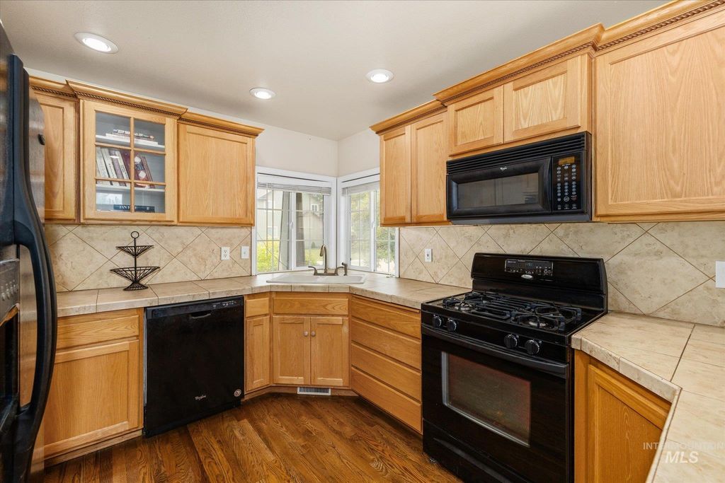 4424 E Arborvitae Dr, Boise, ID 83716 photo 4