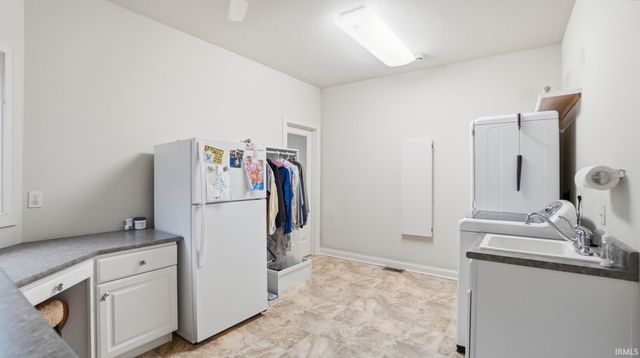 11801 Sylvan Meadows Drive, Fort Wayne, IN 46814