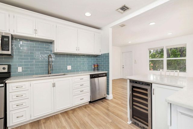 6312 GARDEN Avenue, West Palm Beach, FL 33405