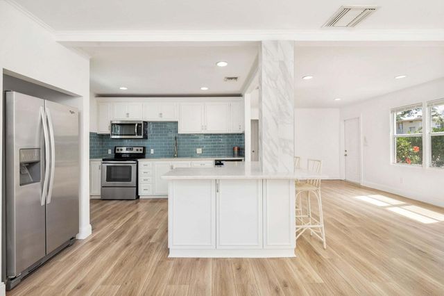 6312 GARDEN Avenue, West Palm Beach, FL 33405