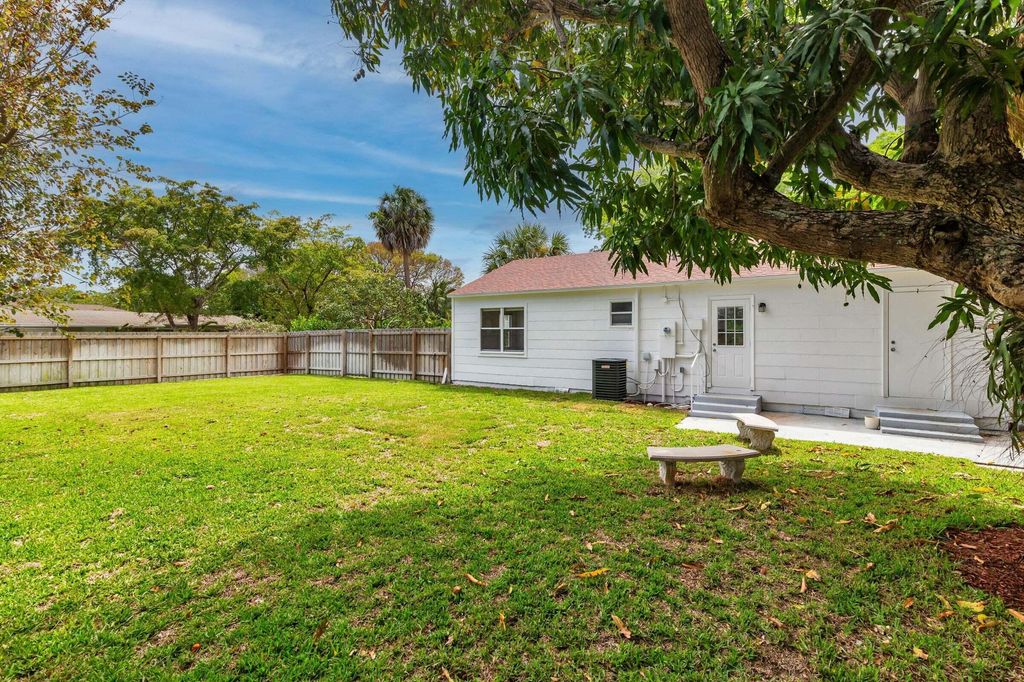 6312 GARDEN Avenue, West Palm Beach, FL 33405