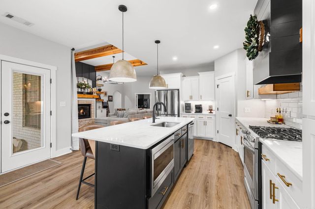 1583 Waterford Drive, Cabot, AR 72023