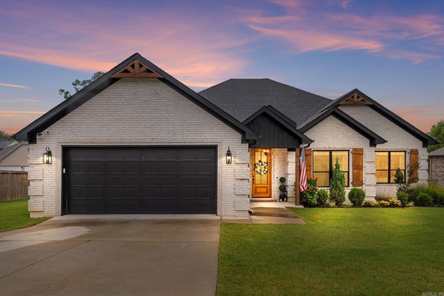1583 Waterford Drive, Cabot, AR 72023