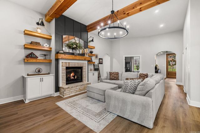 1583 Waterford Drive, Cabot, AR 72023