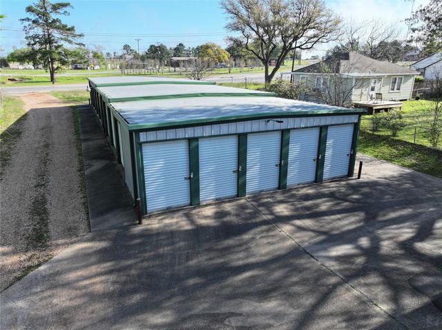 839 Highway 159 W, Bellville, TX 77418