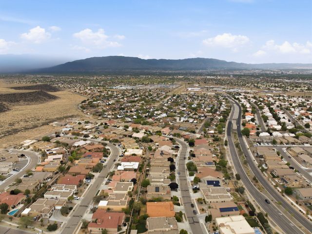 8715 Warm Springs Road NW, Albuquerque, NM 87120