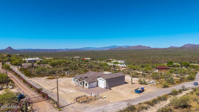 45315 N 18TH Street, New River, AZ 85087