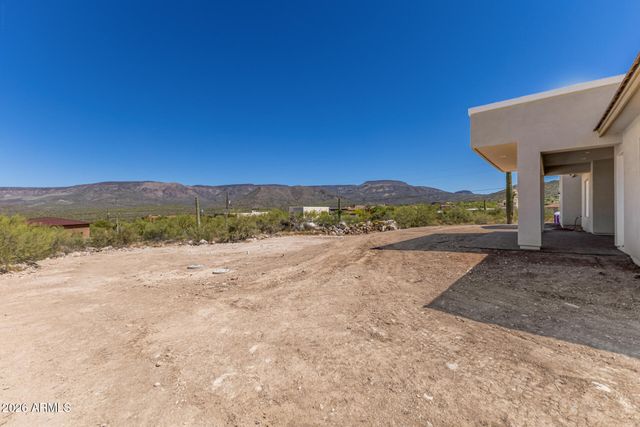 45315 N 18TH Street, New River, AZ 85087