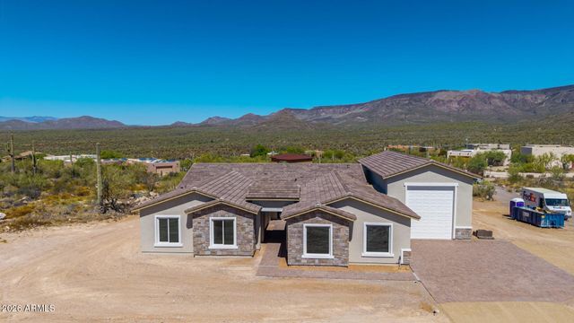 45315 N 18TH Street, New River, AZ 85087