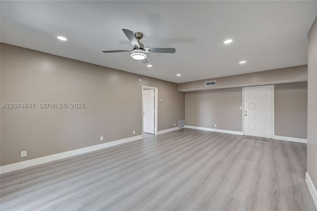 2700 Riverside Dr 303-B, Coral Springs, FL 33065