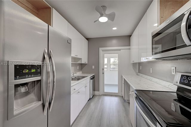 2700 Riverside Dr 303-B, Coral Springs, FL 33065