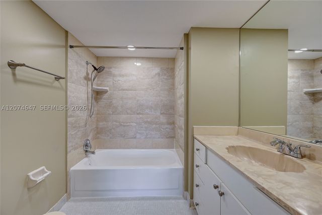 2700 Riverside Dr 303-B, Coral Springs, FL 33065