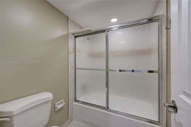 2700 Riverside Dr 303-B, Coral Springs, FL 33065