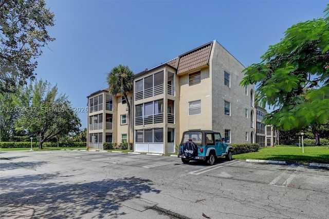 2700 Riverside Dr 303-B, Coral Springs, FL 33065
