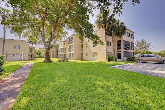2700 Riverside Dr 303-B, Coral Springs, FL 33065