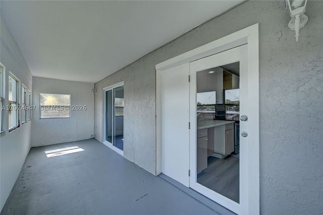 2700 Riverside Dr 303-B, Coral Springs, FL 33065