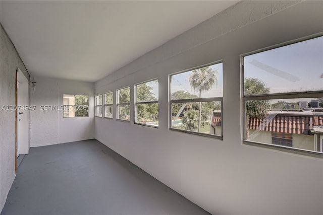 2700 Riverside Dr 303-B, Coral Springs, FL 33065