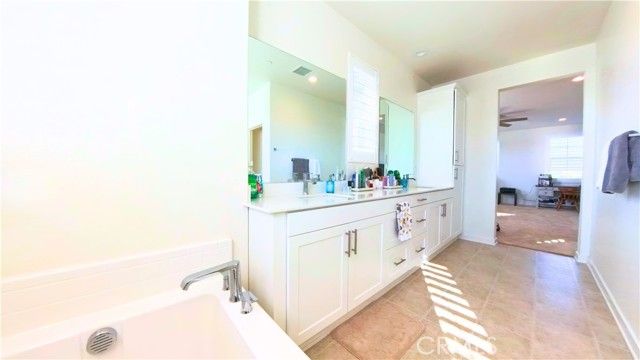 6035 Rio Bravo, Eastvale, CA 92880