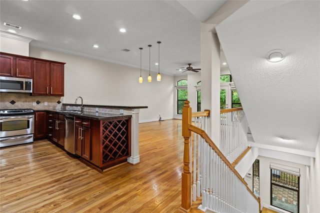 1113 Saint Charles Street, Houston, TX 77003