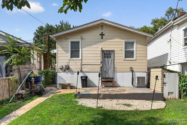 6746 Odell Street, St Louis, MO 63139