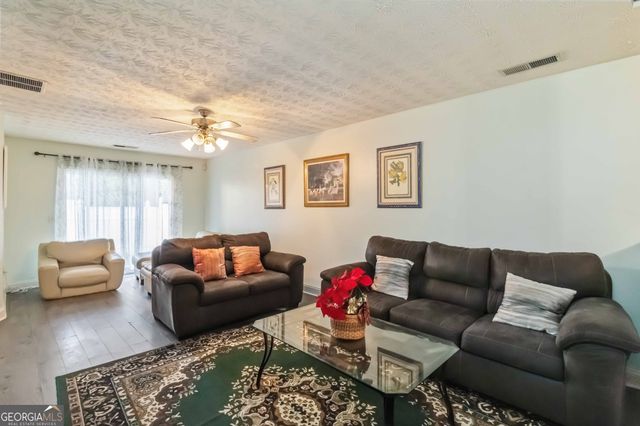 342 Tara Commons Circle, Loganville, GA 30052
