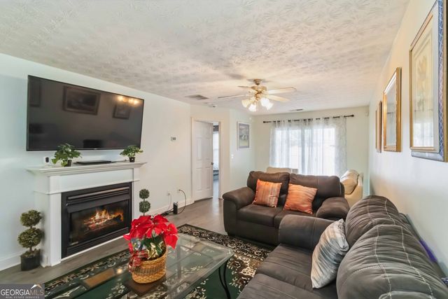 342 Tara Commons Circle, Loganville, GA 30052