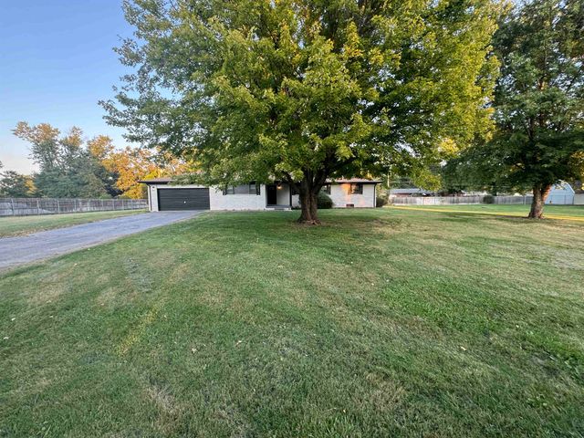1300 S Fieldcrest, Wichita, KS 67209