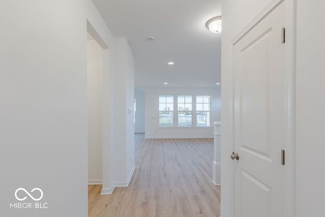 7425 Peristyle Lane, Mccordsville, IN 46055