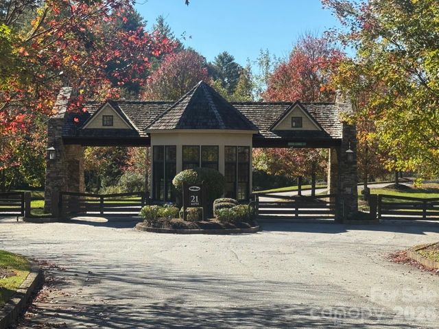 4898 Soaring Top Lane, Lenoir, NC 28645